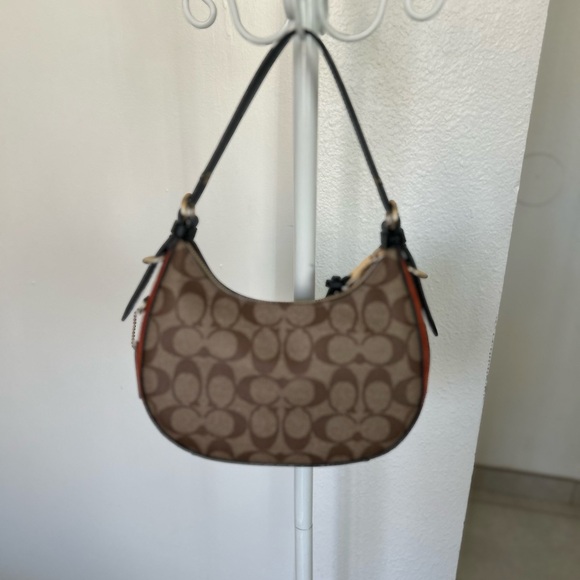 Coach Kleo Hobo In Signature Canvas - Picture 2 of 8